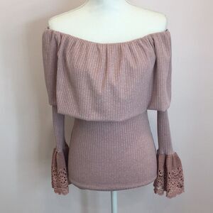 Off the Shoulder Lace Sleeve Detail Top Size Small